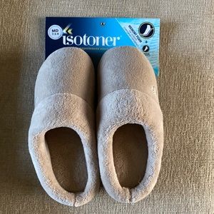 NWT isotoner slippers